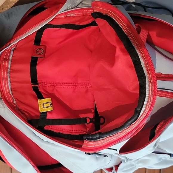 The North Face 6-Zippered Pocket Backpack "Fire And Ice" Colorway - Picture 7 of 7